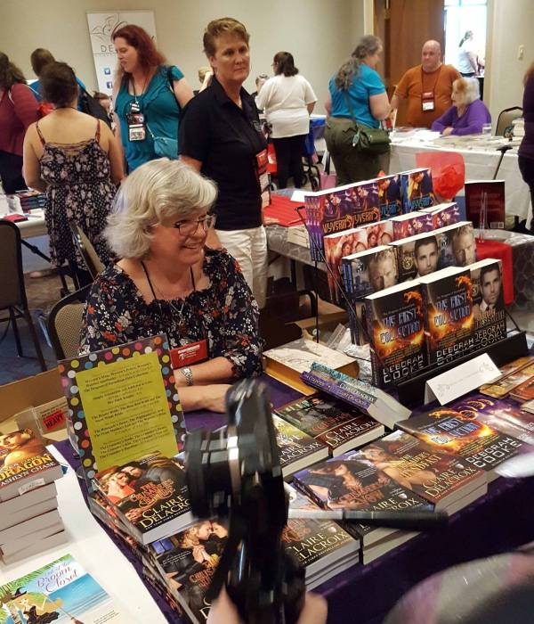 Deborah Cooke (aka Claire Delacroix) at the booksigning at RTC2017