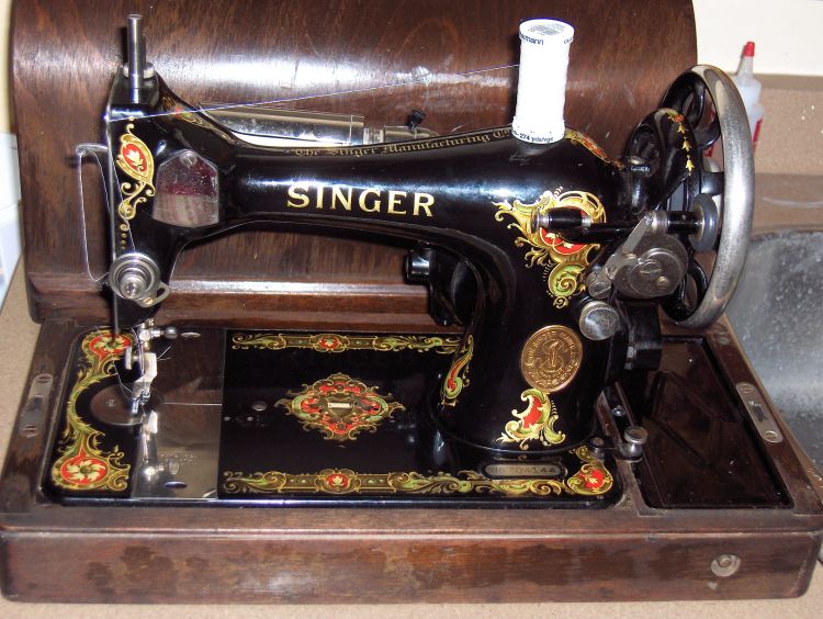 Singer handcrank sewing machine